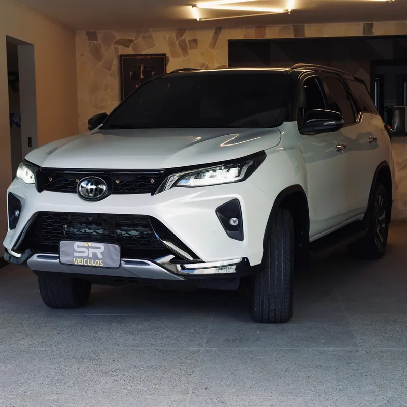 Toyota Hilux SW4 2022